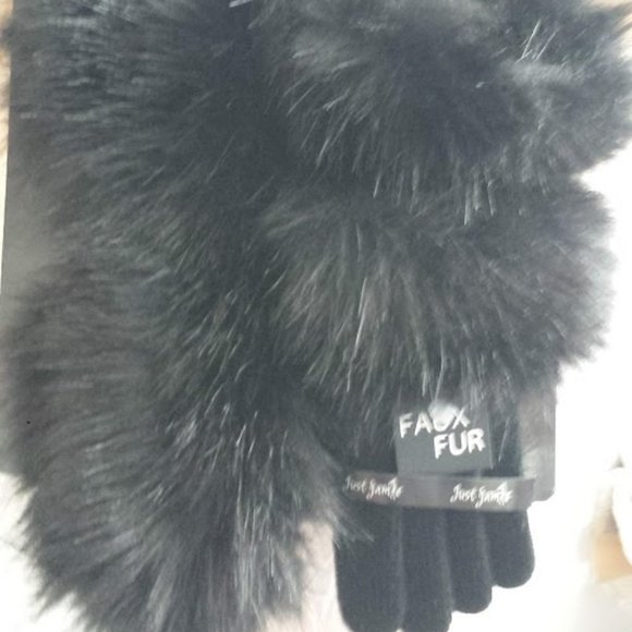 Faux Fox Fur Scarf and Glove Set - Picture 7 of 11